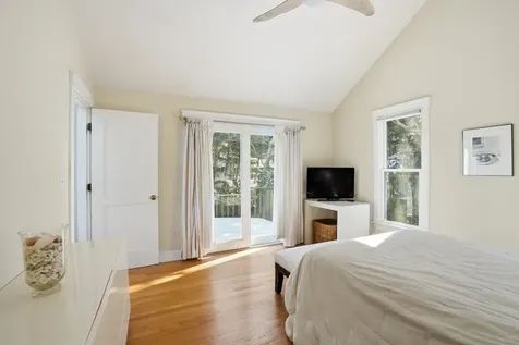 18 Wood Duck Way Oak Bluffs MA 02557