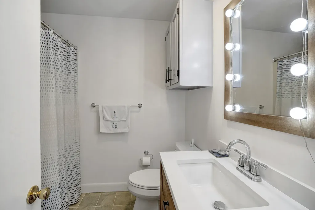 22 Oklahoma Avenue Vineyard Haven MA 02568