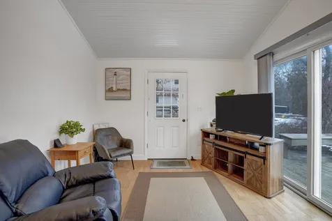 22 Oklahoma Avenue Vineyard Haven MA 02568