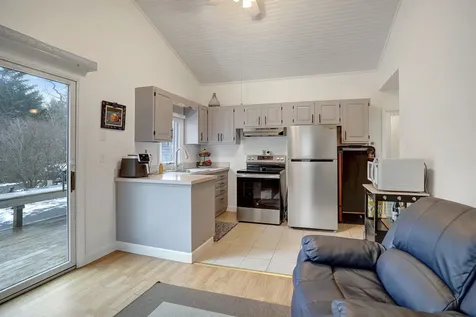 22 Oklahoma Avenue Vineyard Haven MA 02568