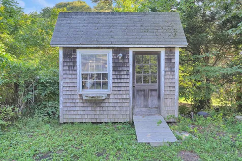 22 Oklahoma Avenue Vineyard Haven MA 02568