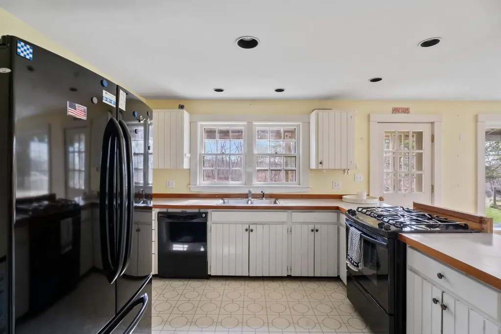 109 Litchfield Road Edgartown MA 02539