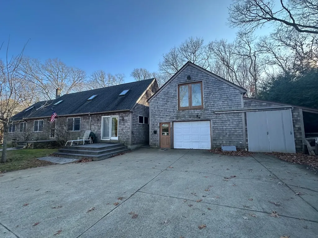 52 Carrolls Way Vineyard Haven MA 02568