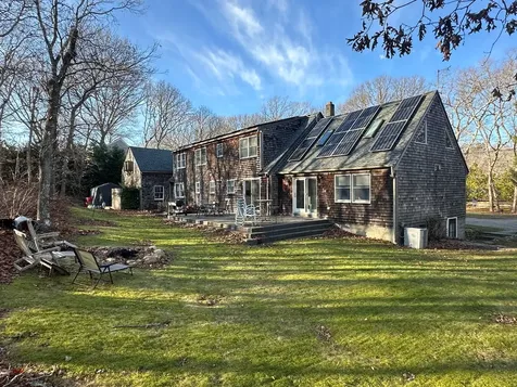52 Carrolls Way Vineyard Haven MA 02568