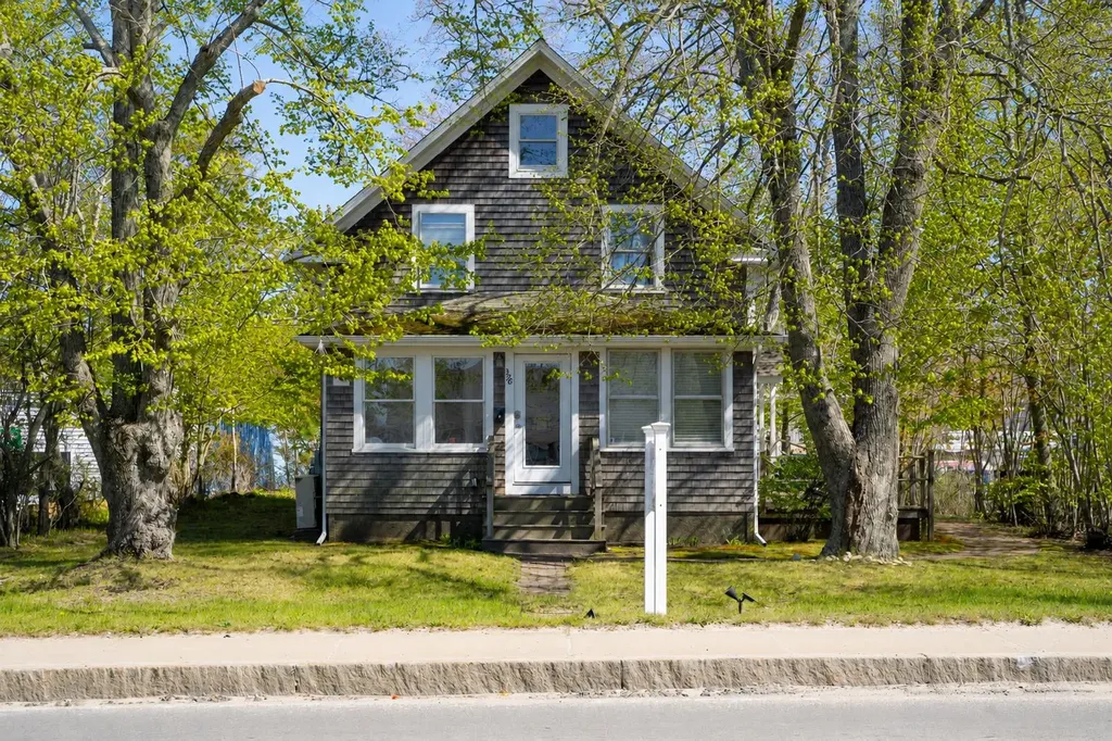378 State Road Vineyard Haven MA 02568
