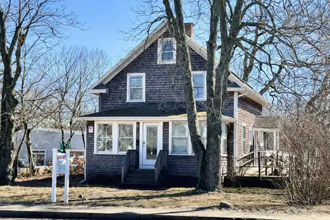 378 State Road Vineyard Haven MA 02568