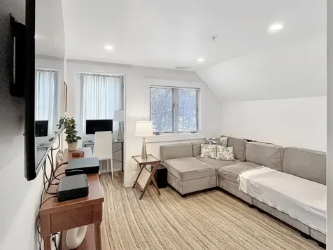 378 State Road Vineyard Haven MA 02568