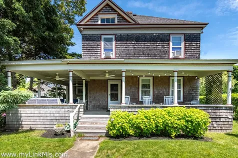 67 New York Avenue Oak Bluffs MA 02557