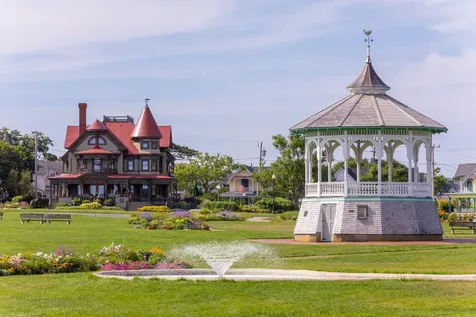 112 Dukes County Avenue Oak Bluffs MA 02557