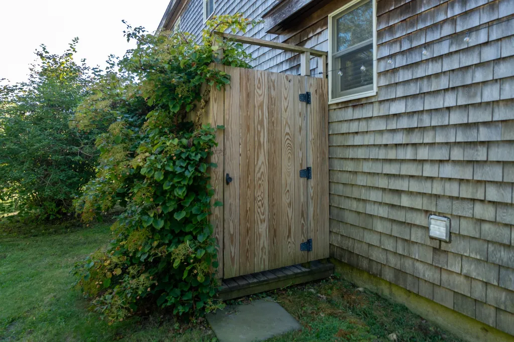 68 Front Street Oak Bluffs MA 02557