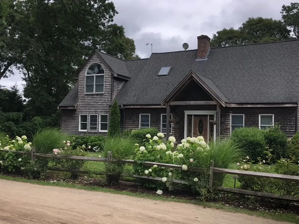 68 Front Street Oak Bluffs MA 02557
