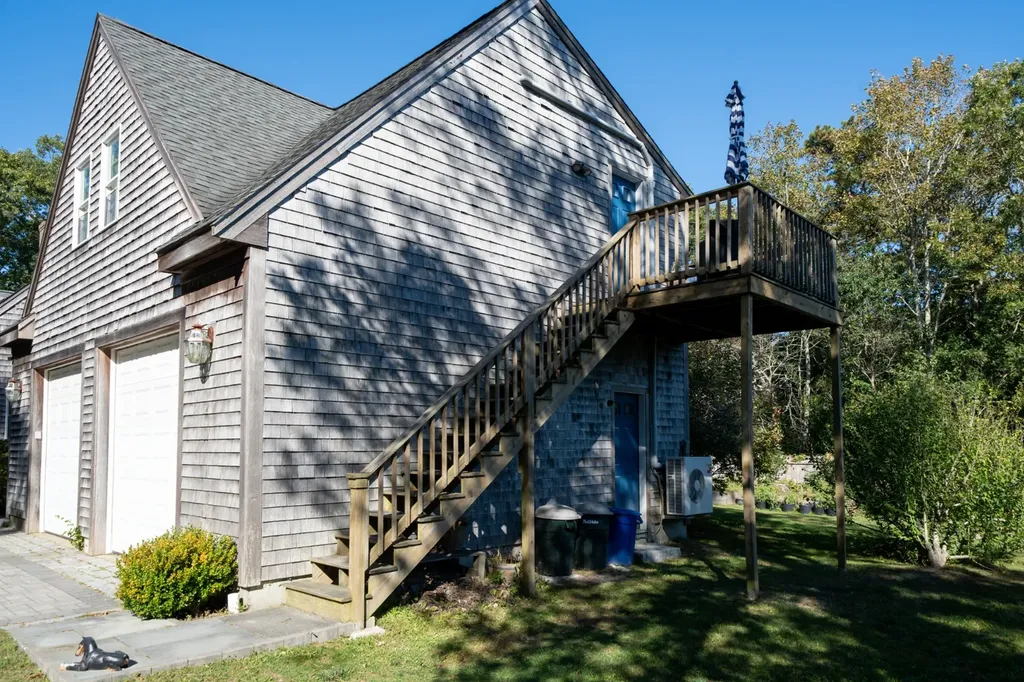 68 Front Street Oak Bluffs MA 02557
