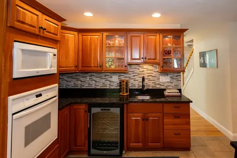 68 Front Street Oak Bluffs MA 02557