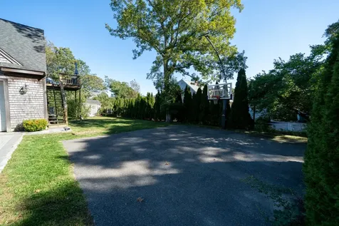 68 Front Street Oak Bluffs MA 02557