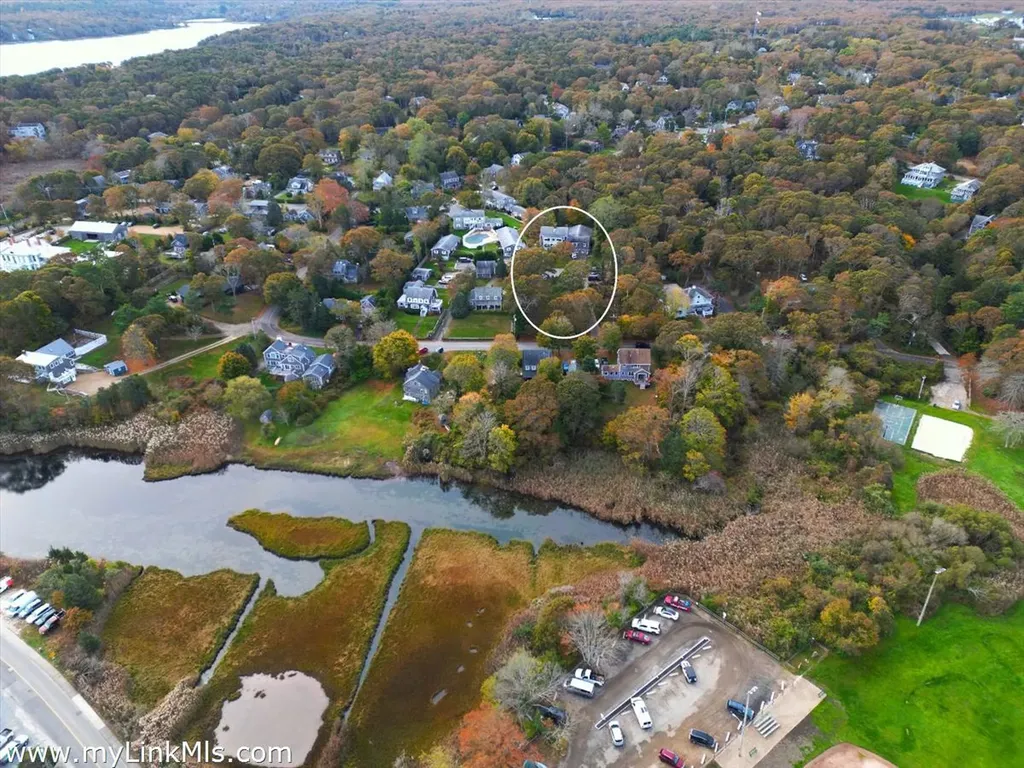 11 Macs Lane Vineyard Haven MA 02568