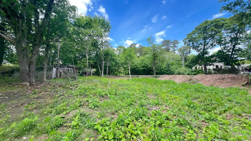 24 Towanticut Avenue Oak Bluffs MA 02557