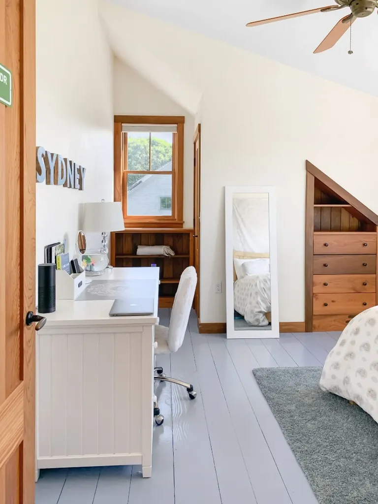 44 Forest Road West Tisbury MA 02575