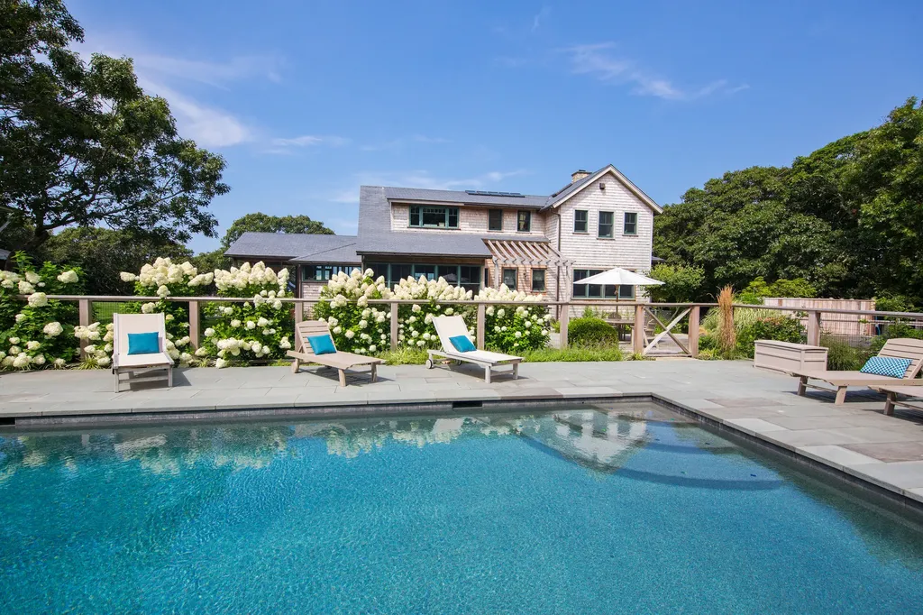 44 Forest Road West Tisbury MA 02575