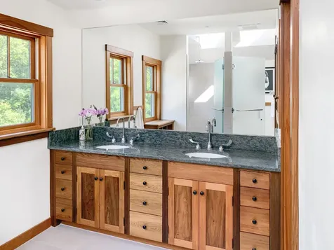 44 Forest Road West Tisbury MA 02575