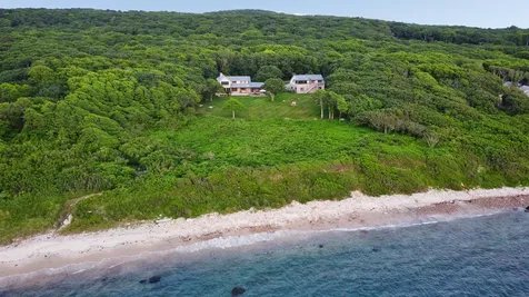 44 Forest Road West Tisbury MA 02575