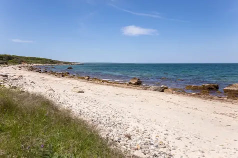 44 Forest Road West Tisbury MA 02575