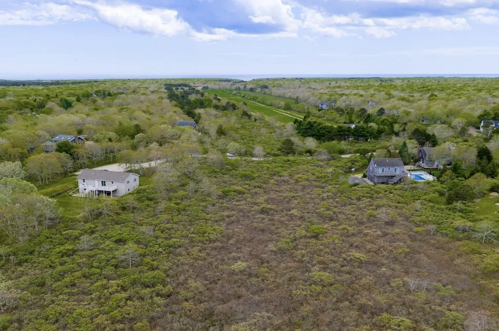 25 Coffins Field Road Edgartown MA 02539