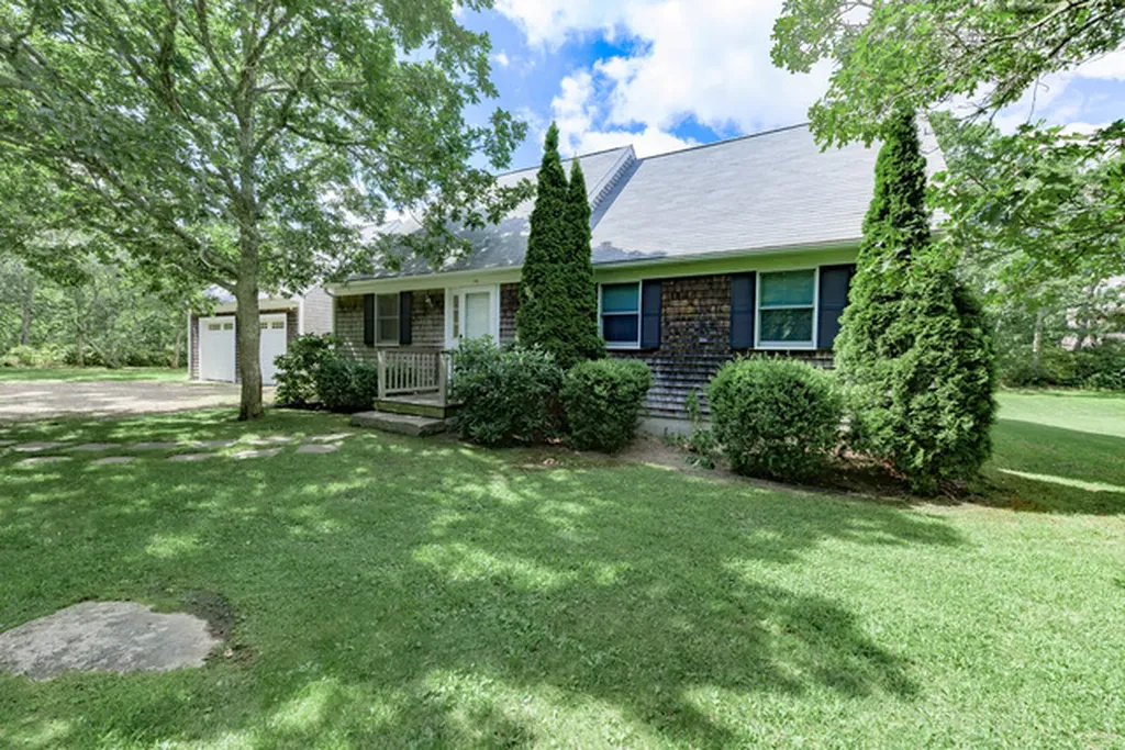 68 Twentieth Street South Edgartown MA 02539