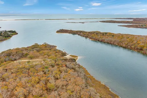 114 Meetinghouse Way Edgartown MA 02539