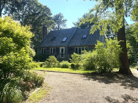 6 Stone Pound Way Oak Bluffs MA 02557