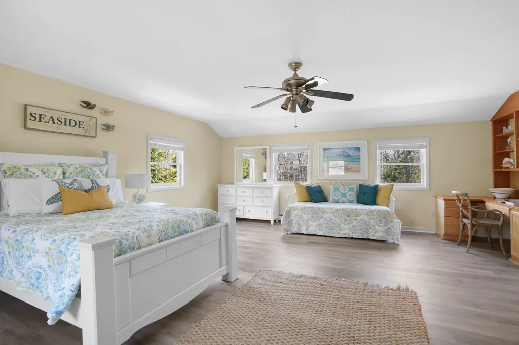 15 Twenty First Street North Edgartown MA 02539