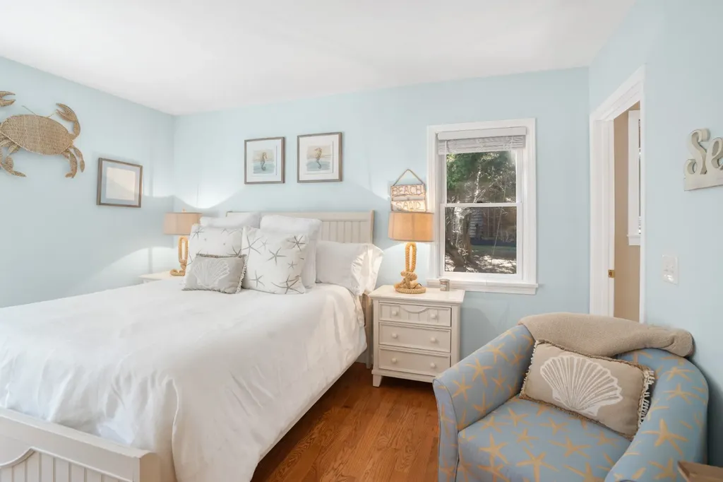 15 Twenty First Street North Edgartown MA 02539