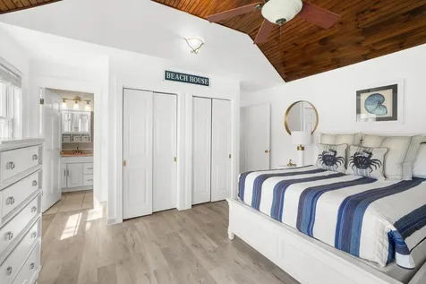 15 Twenty First Street North Edgartown MA 02539