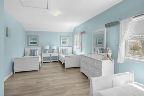 15 Twenty First Street North Edgartown MA 02539