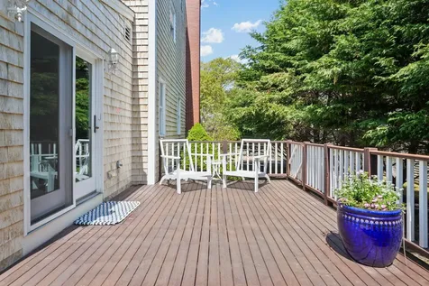 15 Twenty First Street North Edgartown MA 02539