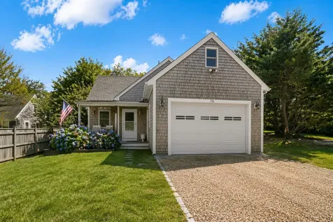 15 Twenty First Street North Edgartown MA 02539
