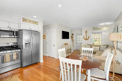 15 Twenty First Street North Edgartown MA 02539