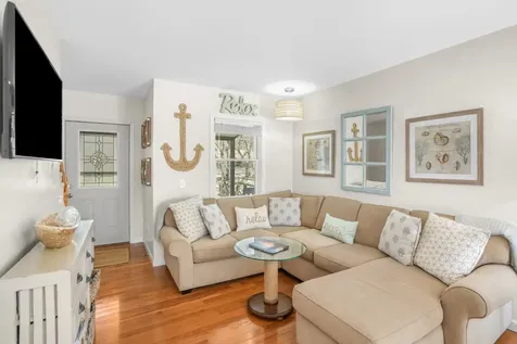15 Twenty First Street North Edgartown MA 02539