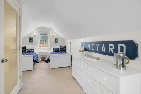 15 Twenty First Street North Edgartown MA 02539