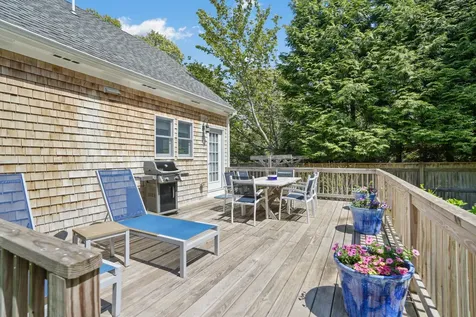 15 Twenty First Street North Edgartown MA 02539