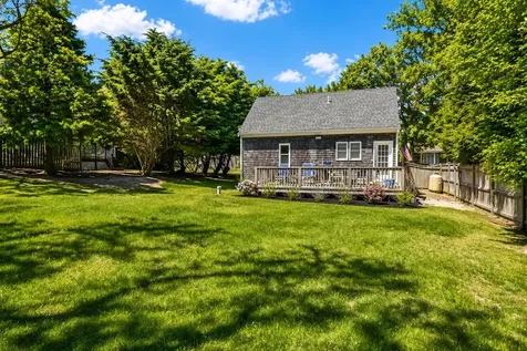 15 Twenty First Street North Edgartown MA 02539