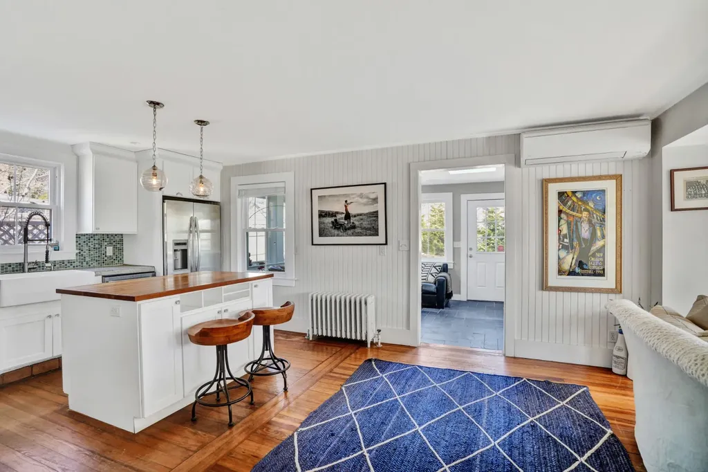 51 Summer Street Vineyard Haven MA 02568