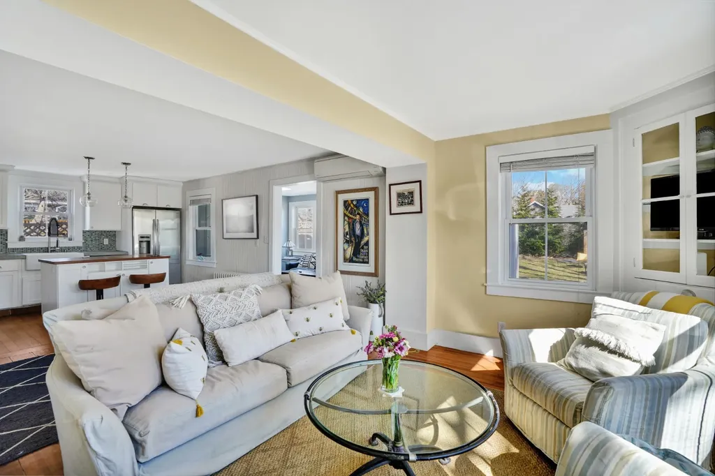 51 Summer Street Vineyard Haven MA 02568