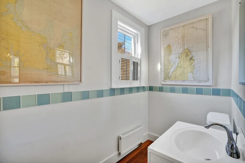 51 Summer Street Vineyard Haven MA 02568