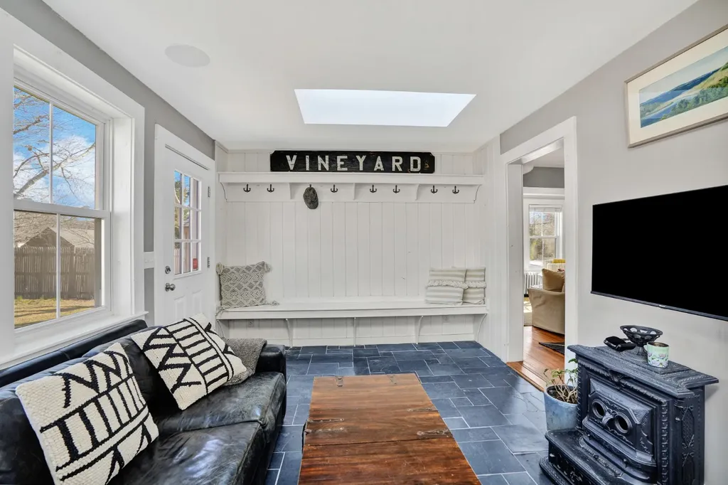 51 Summer Street Vineyard Haven MA 02568