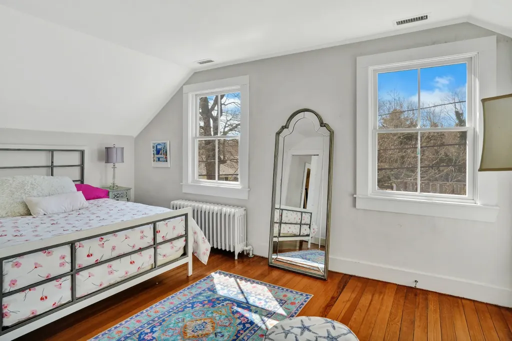 51 Summer Street Vineyard Haven MA 02568