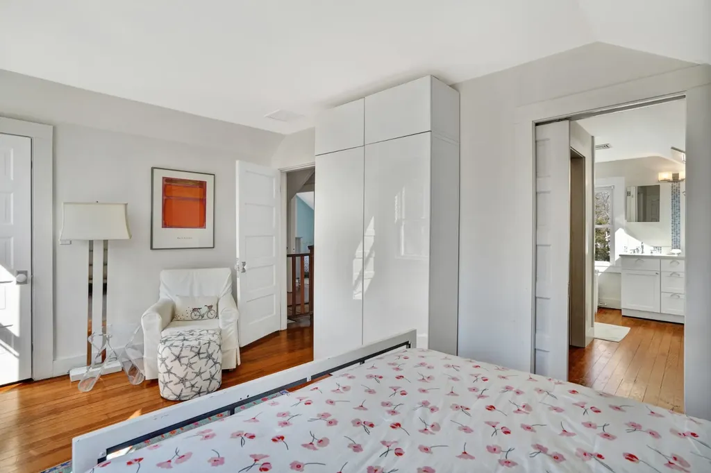51 Summer Street Vineyard Haven MA 02568