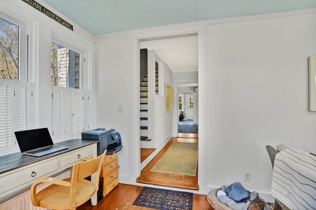 51 Summer Street Vineyard Haven MA 02568