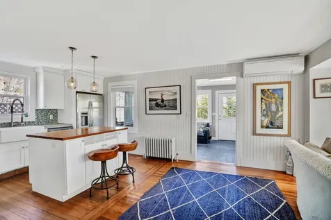 51 Summer Street Vineyard Haven MA 02568