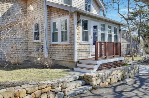 51 Summer Street Vineyard Haven MA 02568