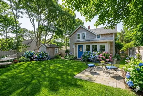 51 Summer Street Vineyard Haven MA 02568
